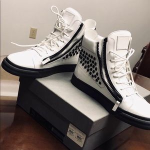 Brand New Giuseppe Zanotti Men’s 12 blk&white and